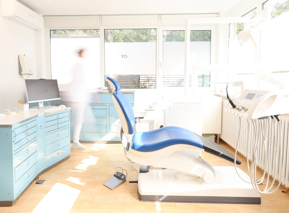 Heller moderner Büroraum